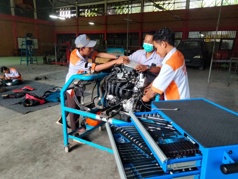 Teknik Kendaraan Ringan Otomotif
